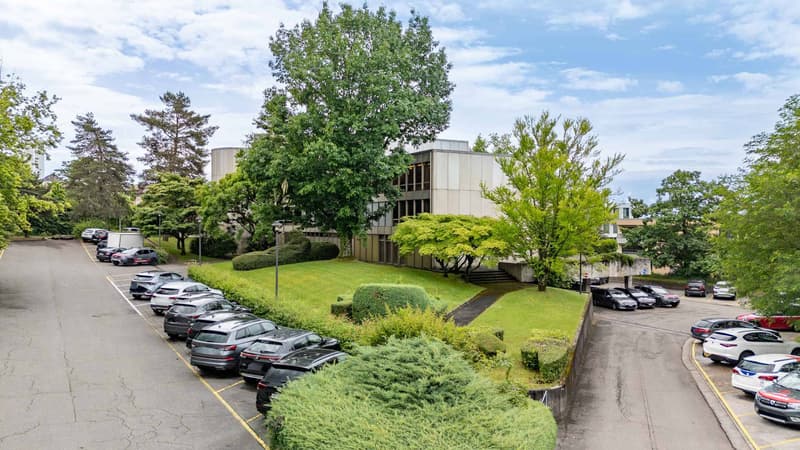 Des bureaux adaptés à votre croissance avec cafétéria et salle de réunion (2)