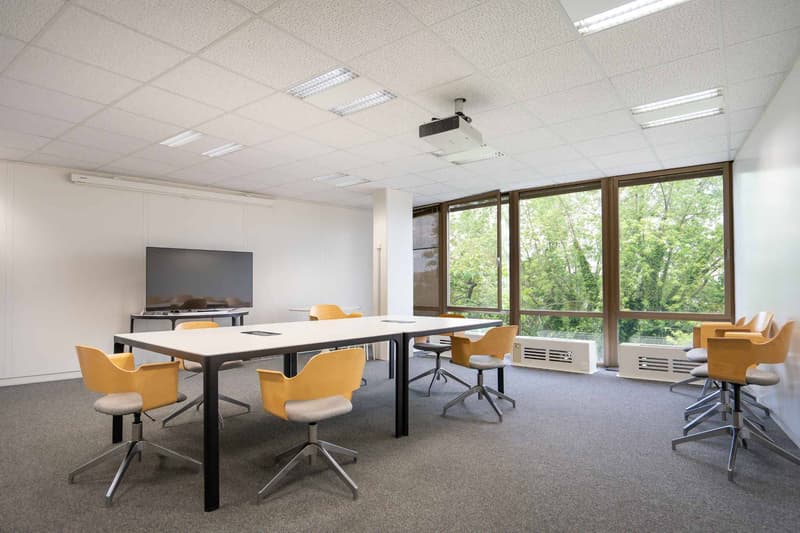 Des bureaux adaptés à votre croissance avec cafétéria et salle de réunion (8)