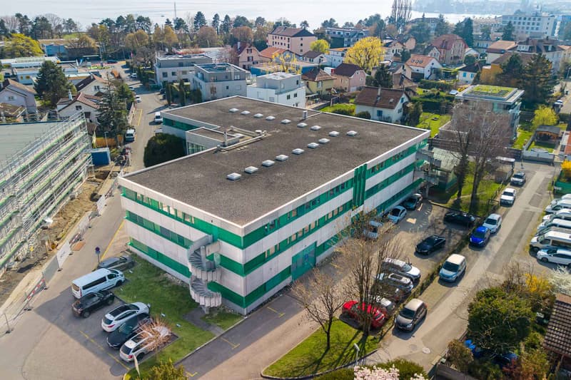 Locaux commerciaux dès 33 m² à prix attractifs Accès rapide à l'autoroute (1)