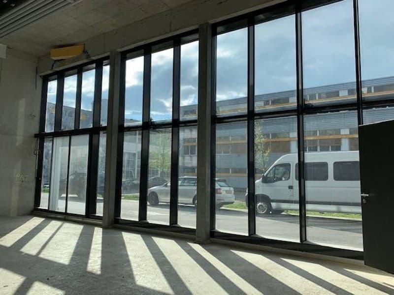 Ampia arcata contemporanea di 132 m², adatta a molteplici attività (5)