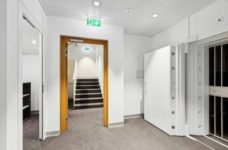 Arkade von 275 m2 in einem kleinen Einkaufszentrum mit unabhängigem Zugang (5)