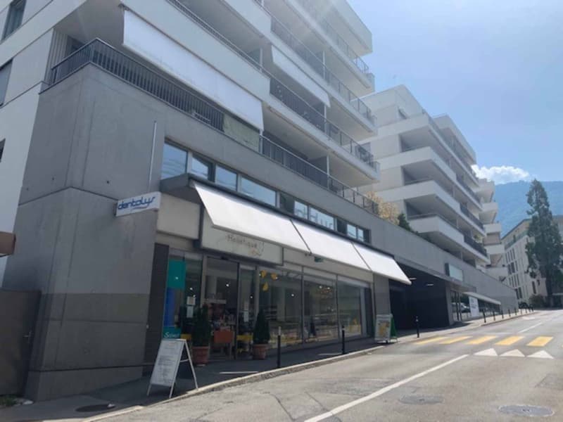 Arcade of 253m2 for rent - Av. des Planches Montreux (1)
