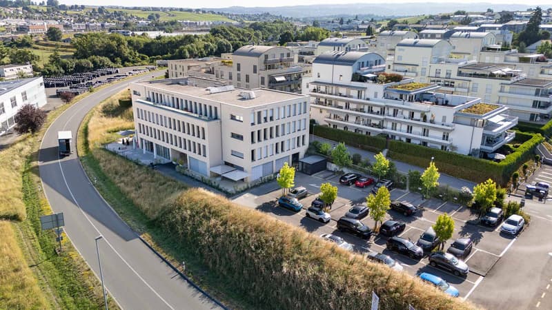 Zwischen EPFL und der Stadt Morges gelegen, schöne Büroflächen mit großer Höhe (2)