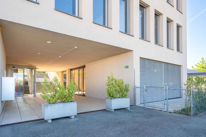 Zwischen EPFL und der Stadt Morges gelegen, schöne Büroflächen mit großer Höhe (3)