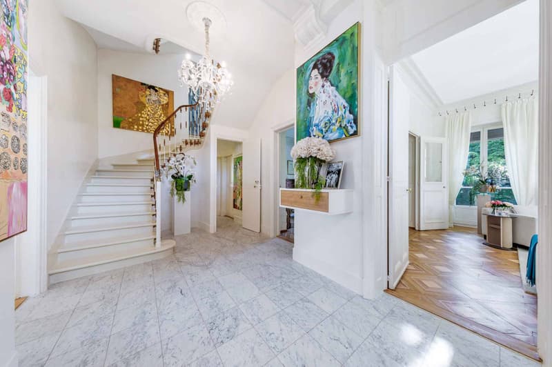 Exceptional property just two steps from the lake (3)