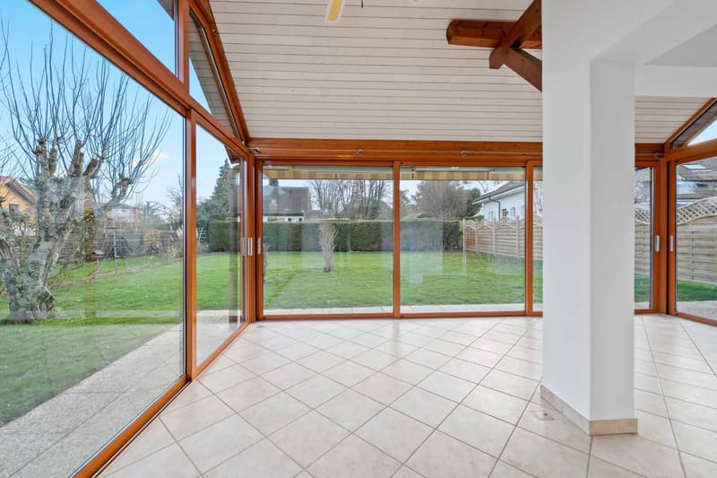 Villa mitoyenne de 5 pièces rénovée avec jardin Yens (2)