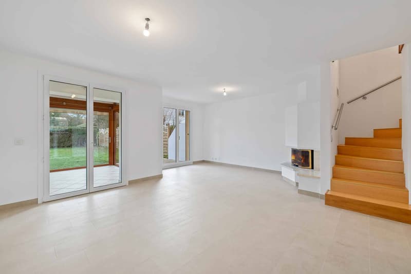 Villa mitoyenne de 5 pièces rénovée avec jardin Yens (3)