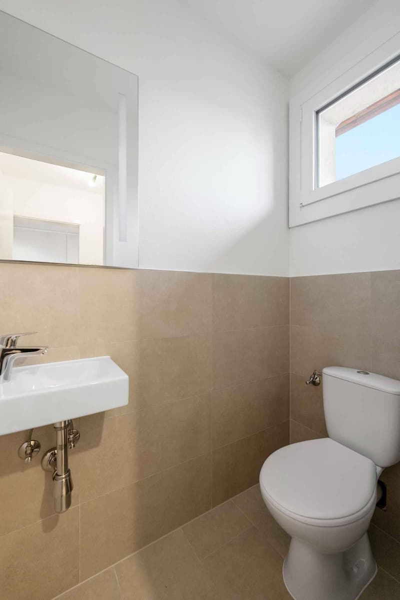 Villa mitoyenne de 5 pièces rénovée avec jardin Yens (10)