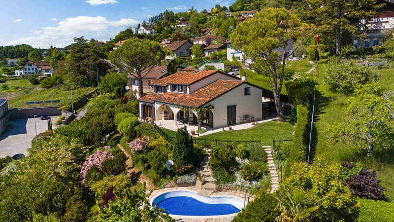 Elegante provenzalische Villa mit Pool und Panoramablick auf den Genfersee und die Alpen (2)