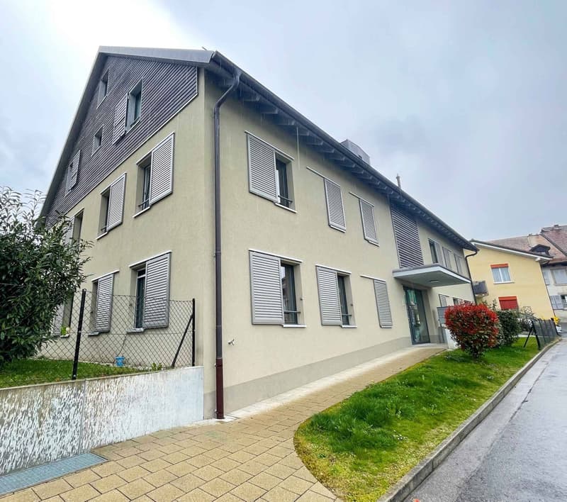 Appartamento 4.5 locali di alta qualità a Lonay, calmo, balcone e vista sul lago (2)