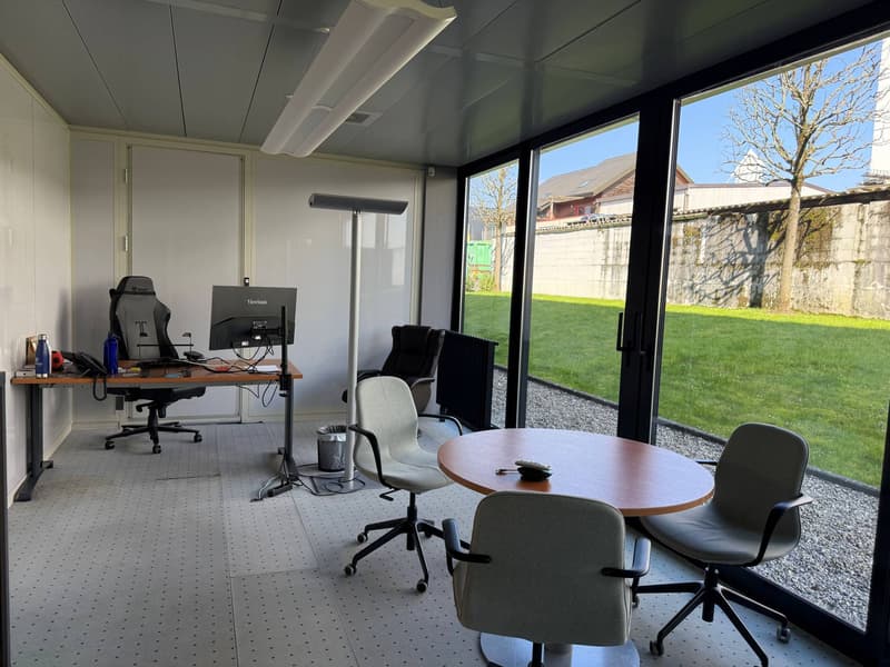 300m2 office, divisible, in Terre Sainte (6)