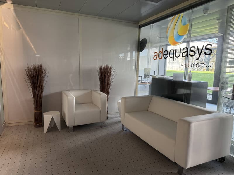 300m2 office, divisible, in Terre Sainte (5)