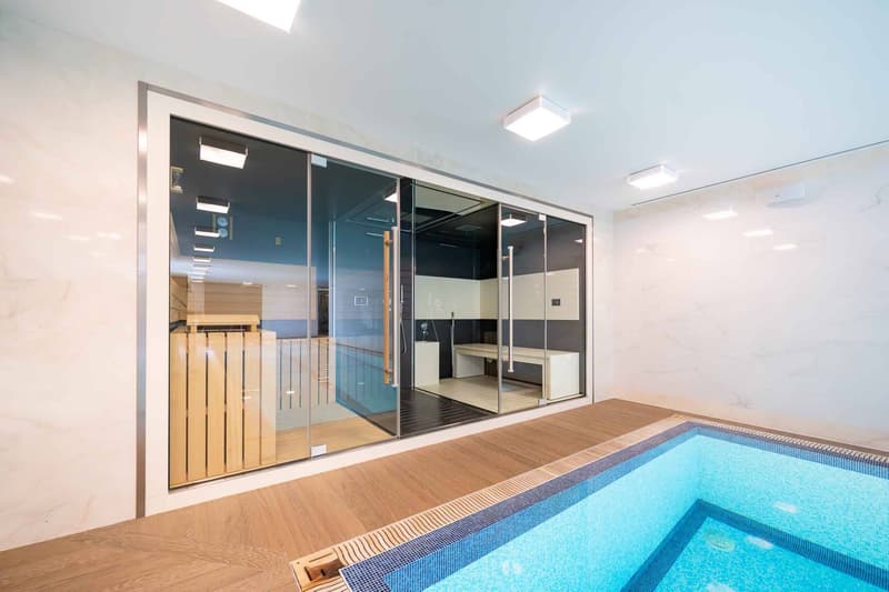 Luxurious property with pool and panoramic view of the lake (13)