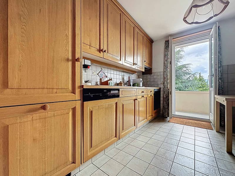 Detached house with 4.5 rooms, terraces and garden (5)
