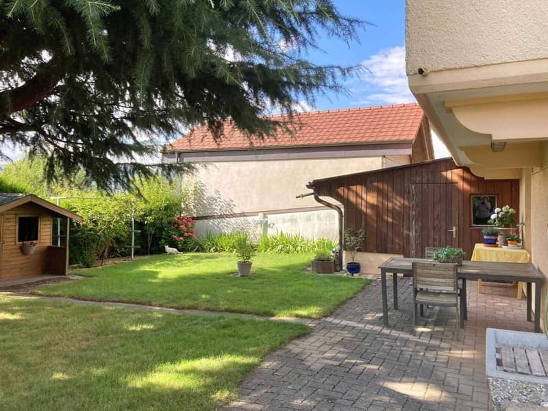 Detached house with 4.5 rooms, terraces and garden (2)