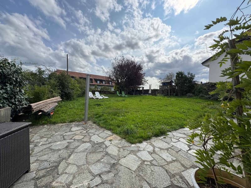 Attic of 5.5 rooms of 160m2 with balcony and garden (10)