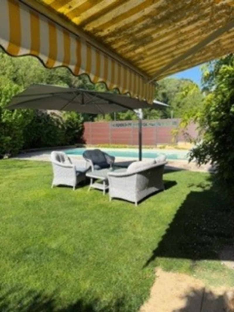 Villa with 8 rooms, independent apartment and outdoor pool (10)