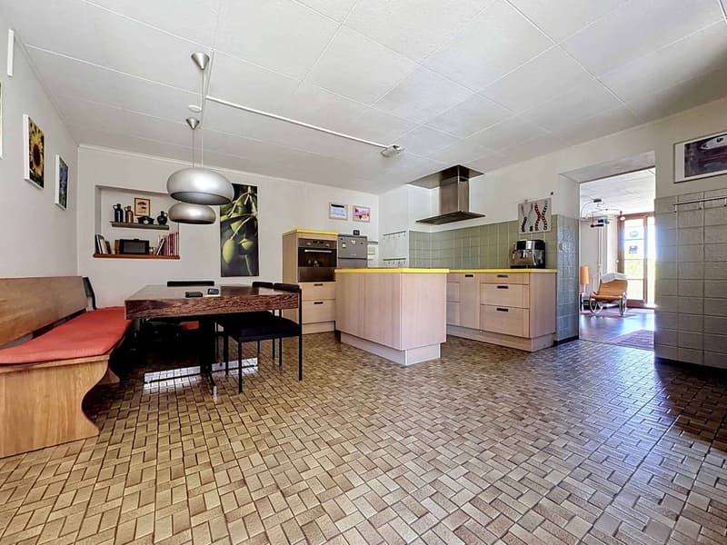 House with 6.5 rooms and construction potential (3)