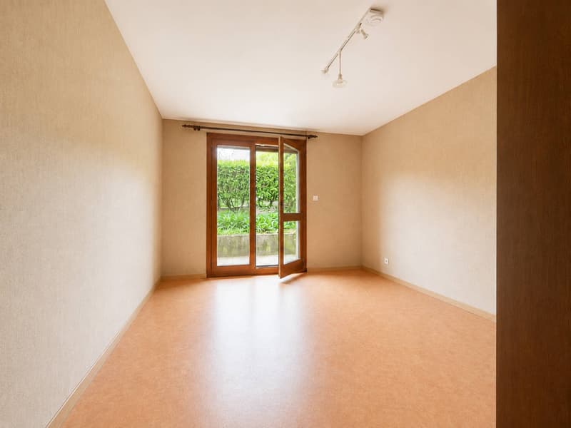 Villa with 6.5 rooms and independent studio (8)