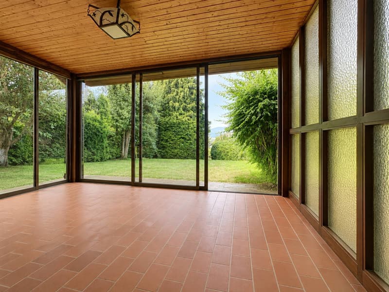 Villa with 6.5 rooms and independent studio (5)