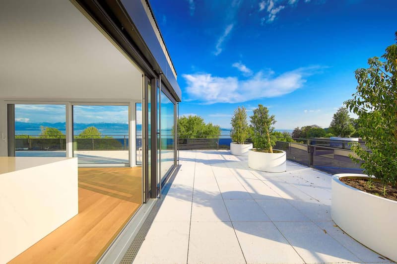 UNIQUE! Attique de 5.5 pièces de 180m2 bénéficiant d'un rooftop terrasse de 168m2 avec vue panoramique sur le lac et les Alpes (8)