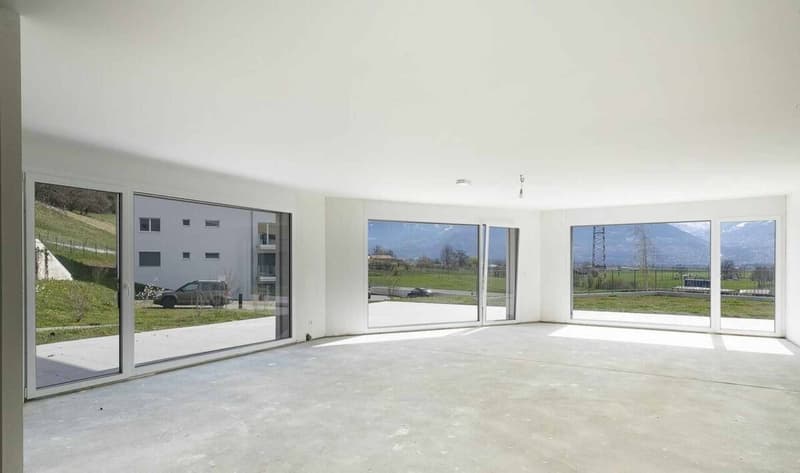 Spacious and bright new commercial space of 114 m2 (1)