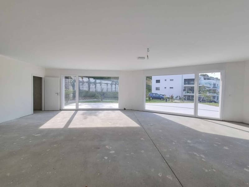 Spacious and bright new commercial space of 114 m2 (4)
