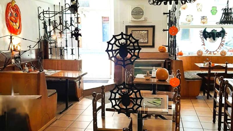 A historic restaurant! A soul! 530 m² (9)