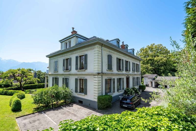 Beautiful 2.5-room apartment of 130 m2 living space - Top floor (13)