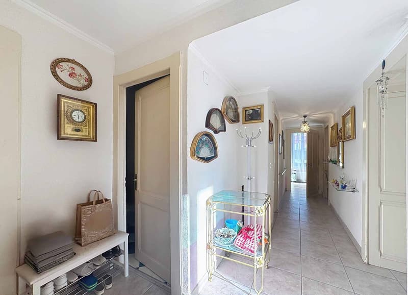 4,5 Zimmer mit Charme und großem Balkon (8)