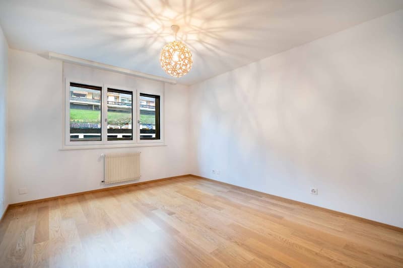 Superbes 5,5 Zimmer, 133 m2, magnifiziert renoviert mit großem Balkon (12)