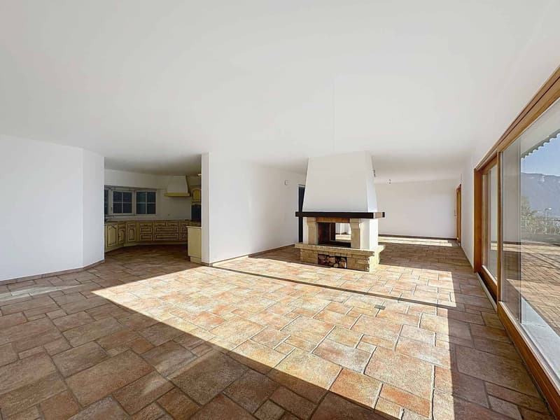 4,5 Zimmer auf 147 m2 mit großer Terrasse und privatem Garten (5)