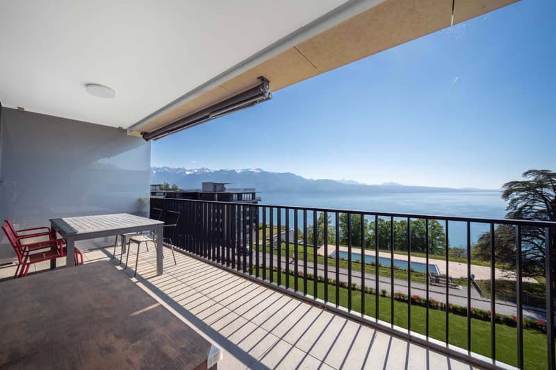 Véritable petit bijou de 2.5 p avec grand balcon et vue époustouflante sur le Lac (4)