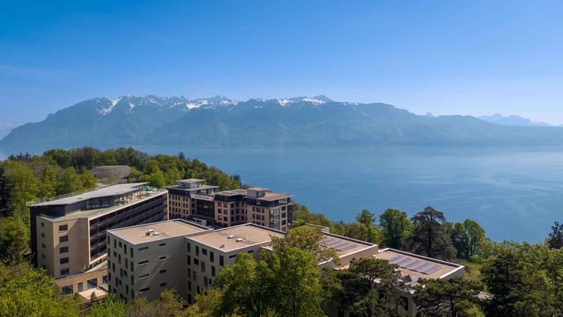 Véritable petit bijou de 2.5 p avec grand balcon et vue époustouflante sur le Lac (11)