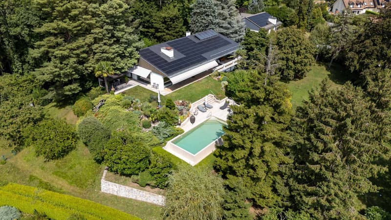Superbe propriété de 7.5 Pièces avec piscine - potentiel de développement (3)