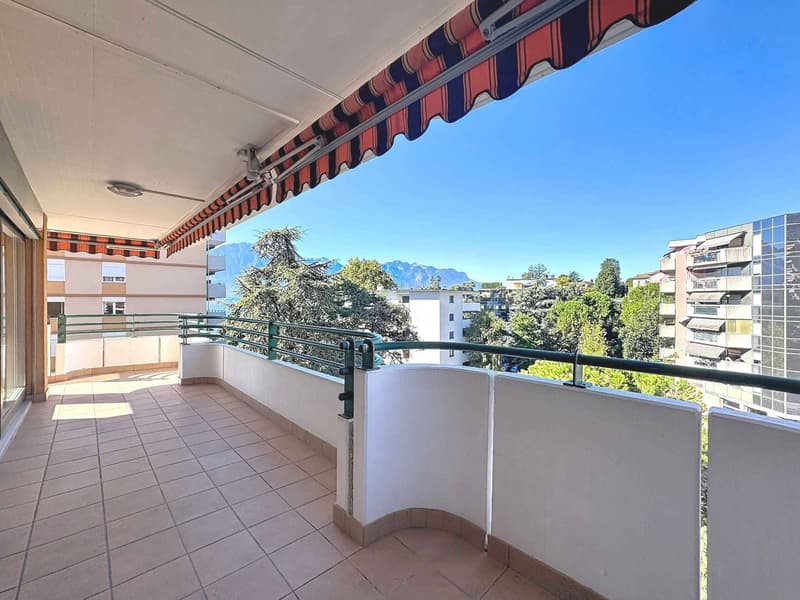 Superbe 5.5 pièces de 132 m2 int. totalement rénové avec grand balcon (1)