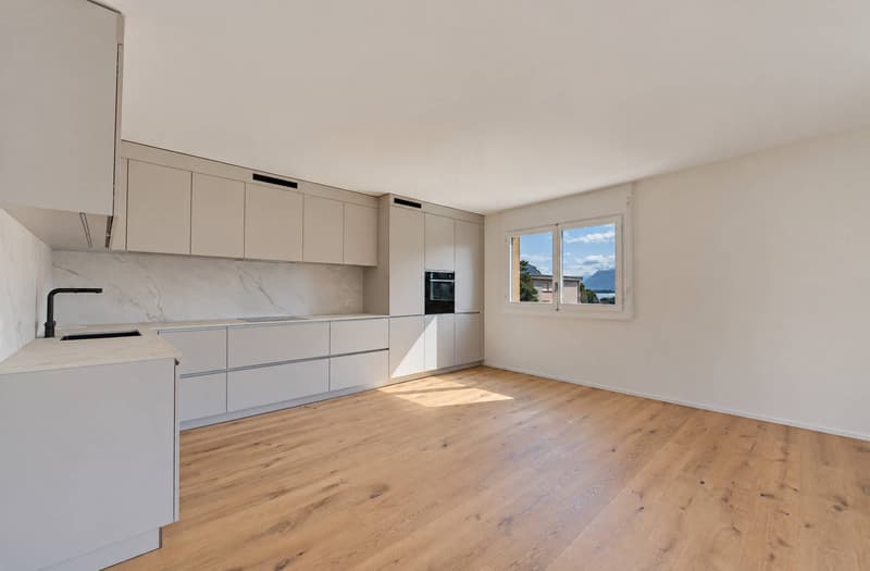 Superbe 5.5 pièces de 132 m2 int. totalement rénové avec grand balcon (5)