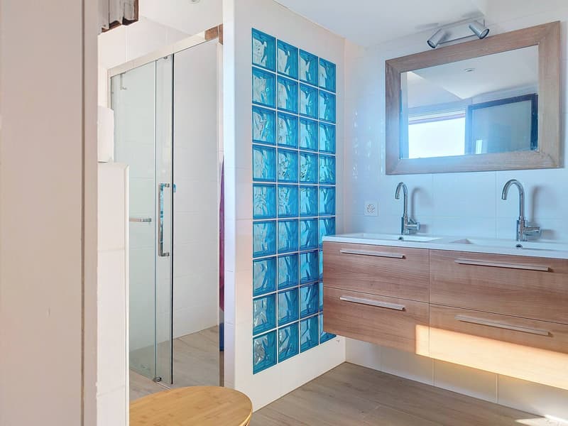 Salle de douche 1er