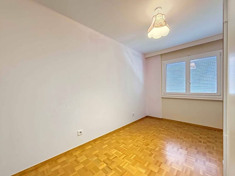 Bright apartment close to the port (8)