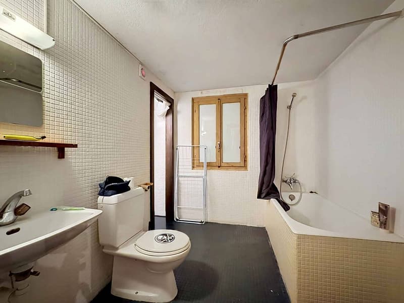 Authentic Mountain Chalet with vast hosting capacity (10)
