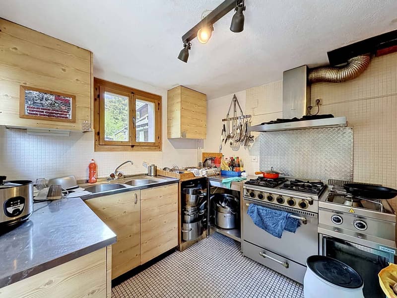 Authentic Mountain Chalet with vast hosting capacity (5)