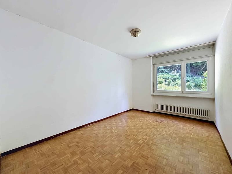 Beautiful cross apartment with 4.5 rooms, terrace and garden (6)