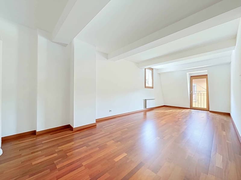 Geräumige 3,5-Zimmer-Wohnung im Herzen von Vieux-Montreux (4)