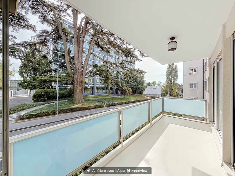 Magnifique appartement au cur du quartier prisé de Rumine (2)