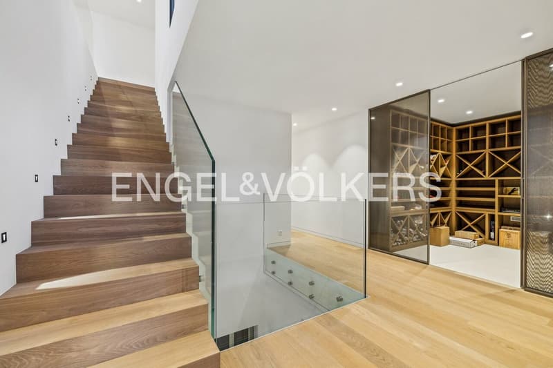 Luxury villa with panoramic view of the lake (13)