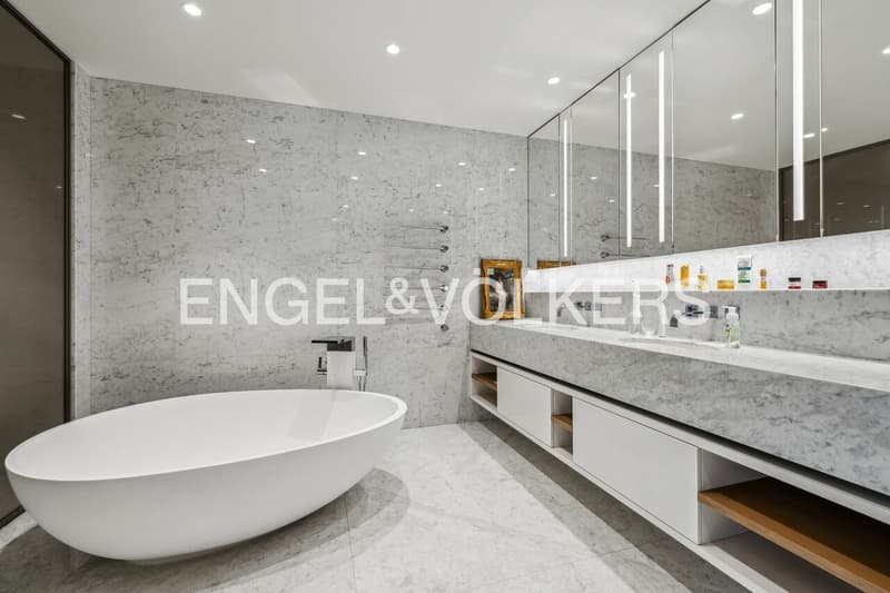 Luxury villa with panoramic view of the lake (12)
