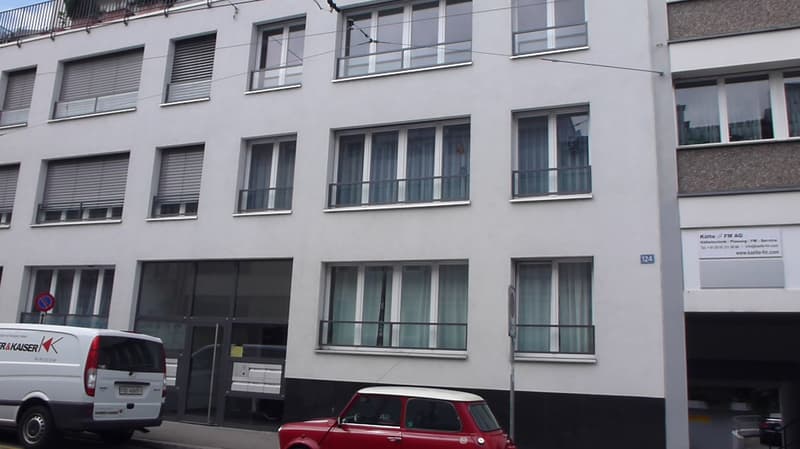 zentral gelegene 6.5-Zimmerwohnung in Basel (1)