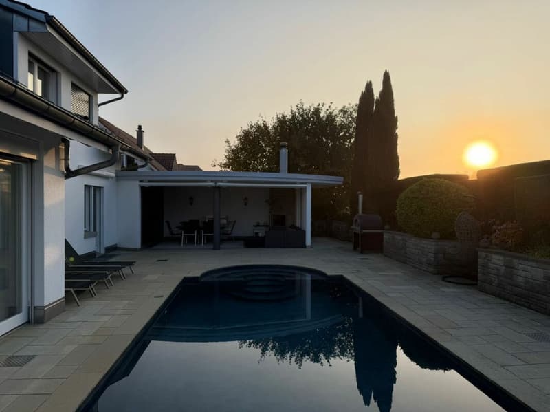 Villa di campagna esclusiva con giardino spazioso situata in una posizione soleggiata direttamente nella zona agricola (37)