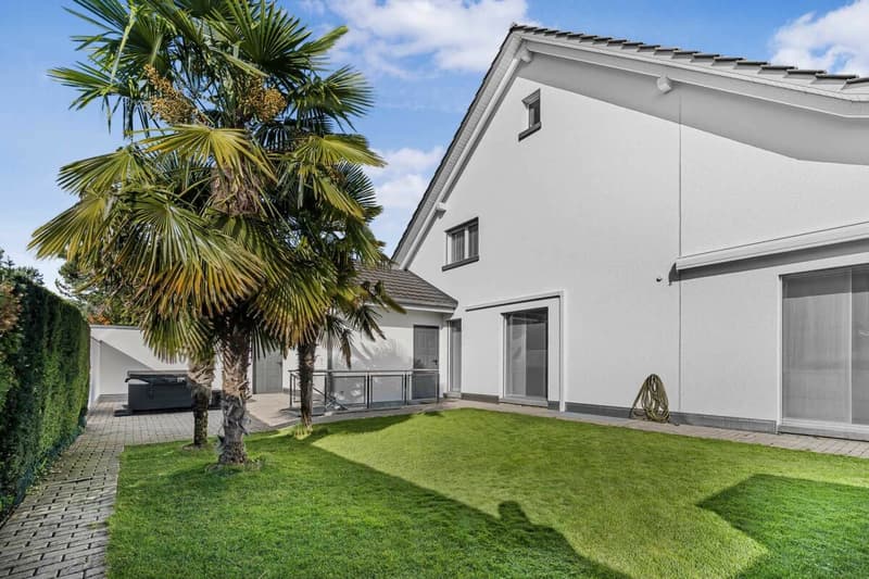 Villa di campagna esclusiva con giardino spazioso situata in una posizione soleggiata direttamente nella zona agricola (16)