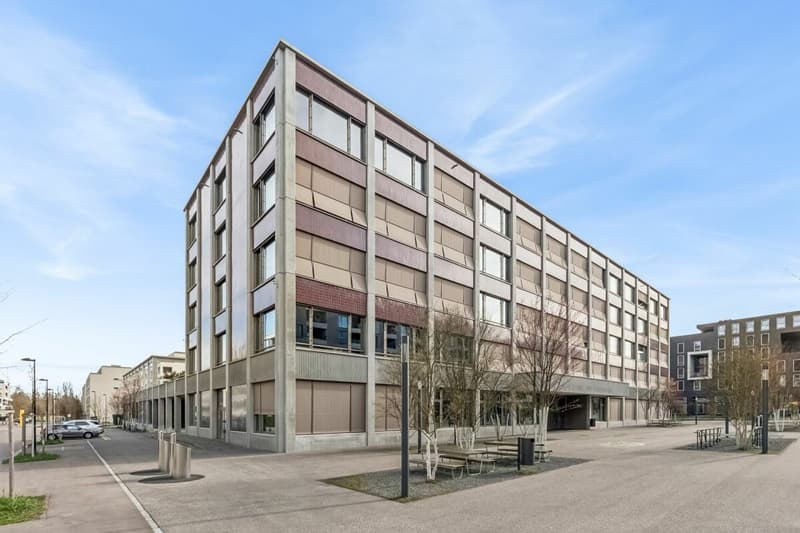 Garden-level apartment in Glattpark (15)